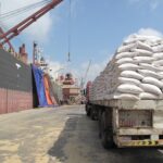 Port of Khoms receives 15,000 tons of grain