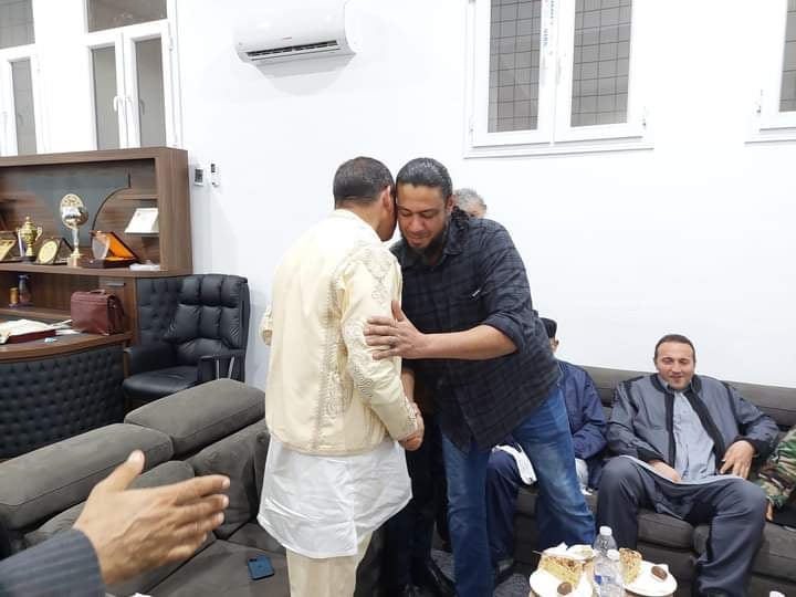 Militia leader hosts Dbeibeh during Iftar