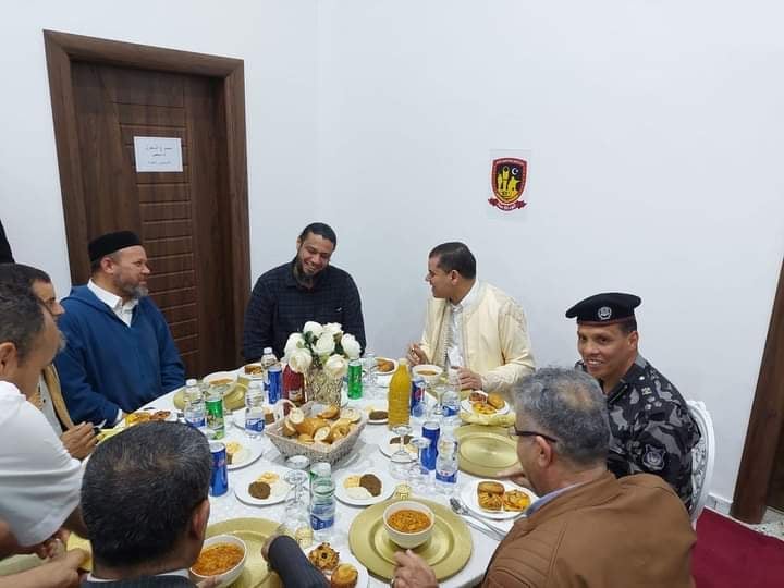 Militia leader hosts Dbeibeh during Iftar