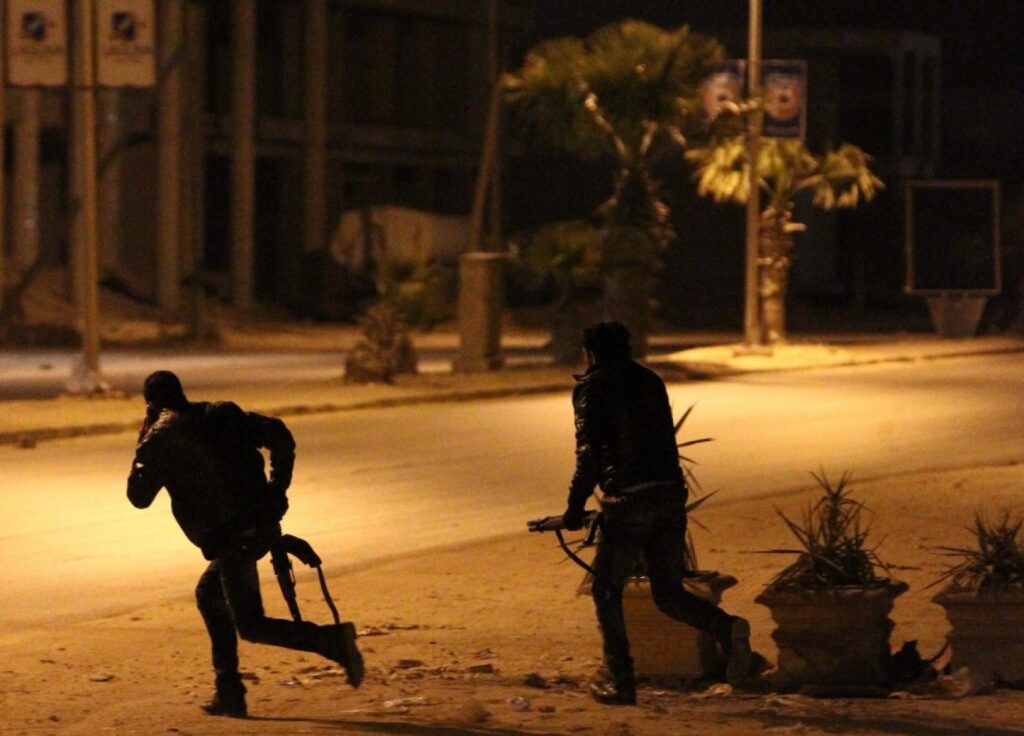 Armed groups clash overnight in Tripoli