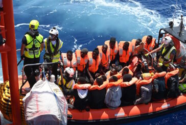 Nearly 300 rescued migrants to be disembarked in Sicily