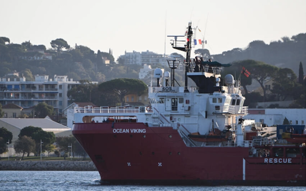 L’Italia consentirà a Ocean Viking di attraccare e sbarcare 113 migranti – Libia Update News