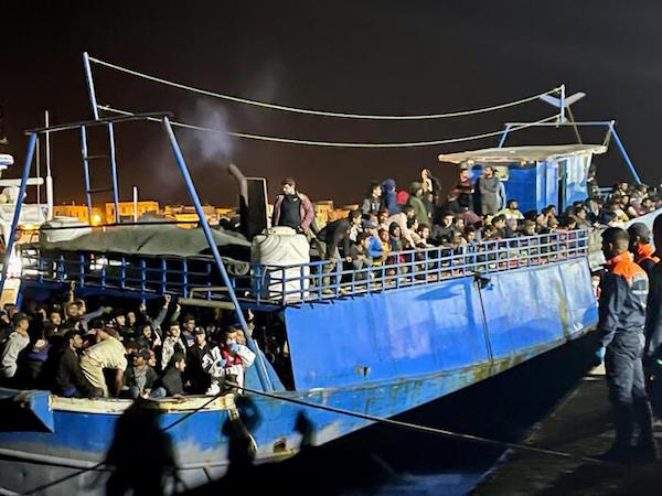 Sono oltre 130 i migranti arrivati ​​oggi in Italia, provenienti dalla Libia e dalla Tunisia