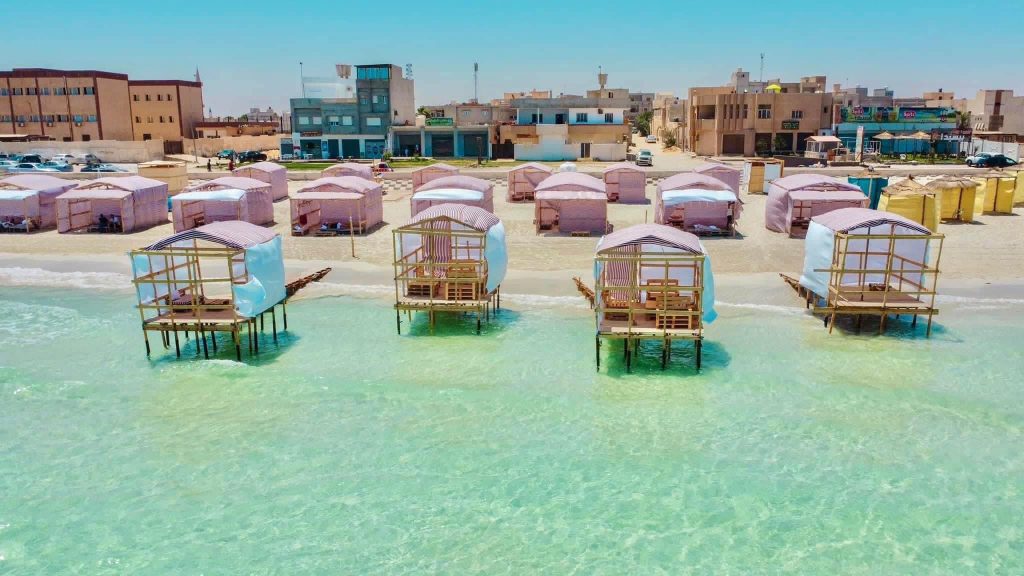 Rise in temperatures in the northwest with scattered rain expected over the Green Mountain and Ghat