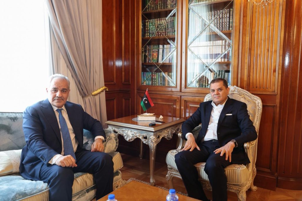 Al-Dabaiba and Issa discuss strengthening market stability and improving banking services