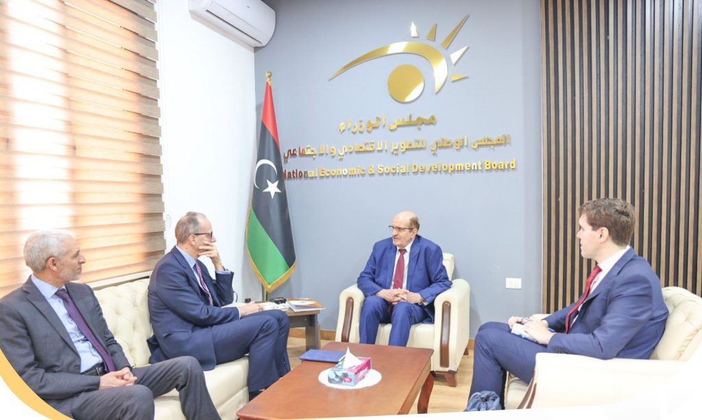 Director General of the National Council for Economic Development discusses with the British Ambassador technical and technological cooperation