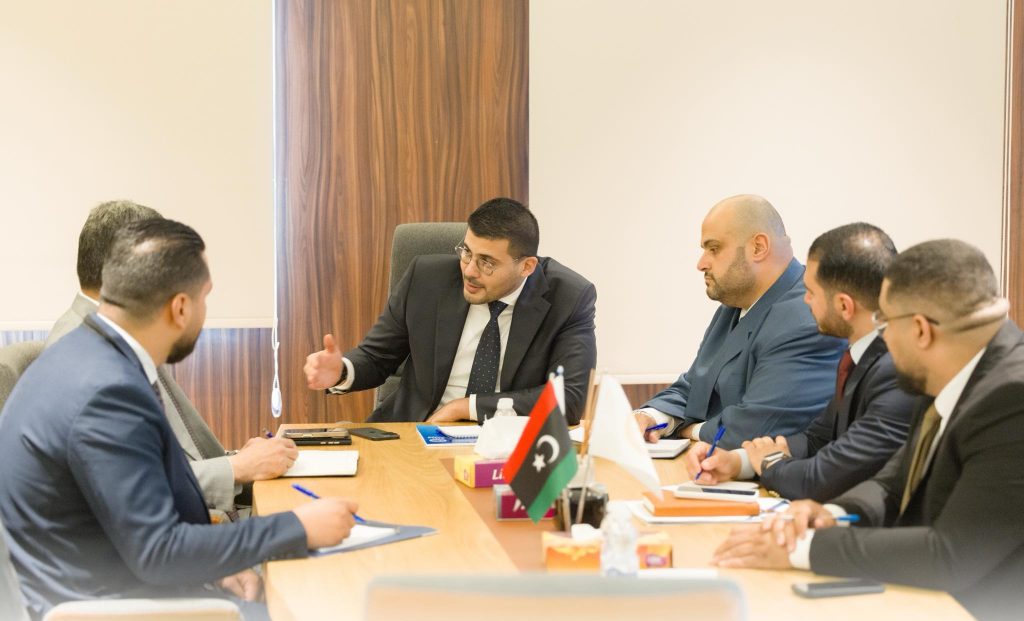 Ministry of Youth and Commercial Bank agree on taking urgent measures to address the problems facing the Youth Housing Initiative and Needy Families
