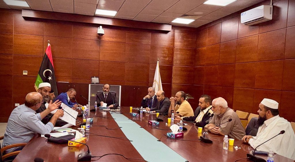 Housing Minister Reviews Compensation File with Zintan Social Council in Tripoli