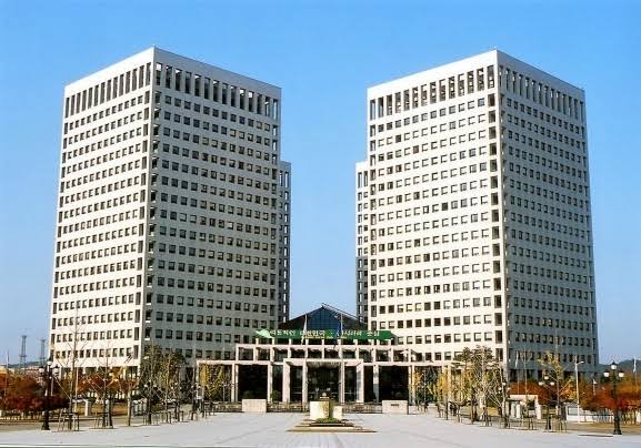 South Korea posts $17 billion trade surplus, exports rise 60% in 20 days South Korea posts $17 billion trade surplus, exports rise 60% in 20 days