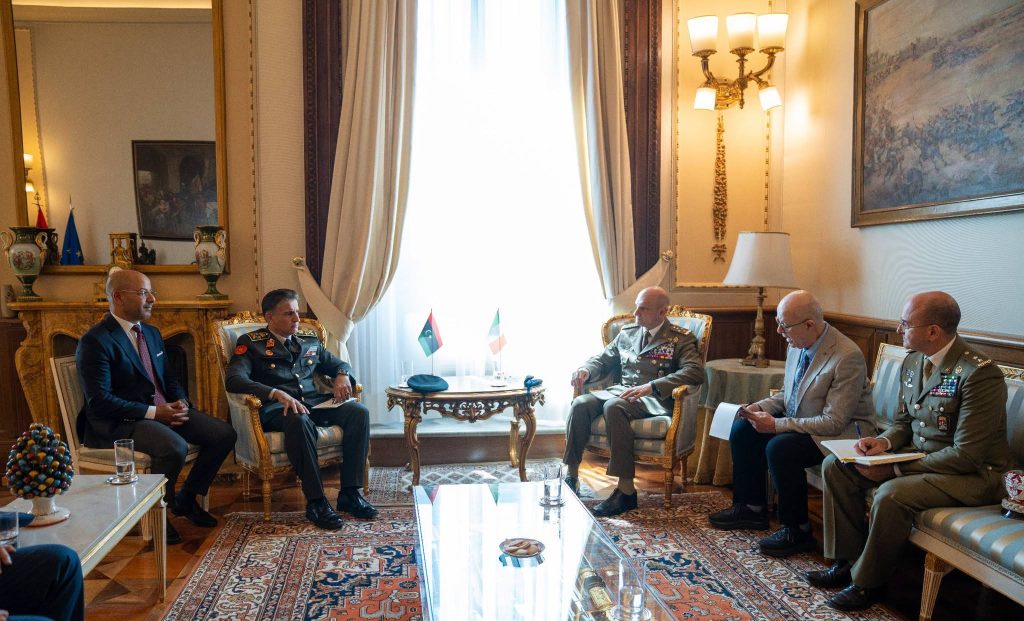 Chief of Staff Meets Italian Counterpart to Discuss Development of Military Cooperation